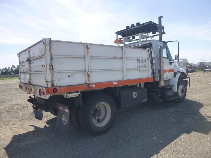 2009-international-durastar-4400-image-4