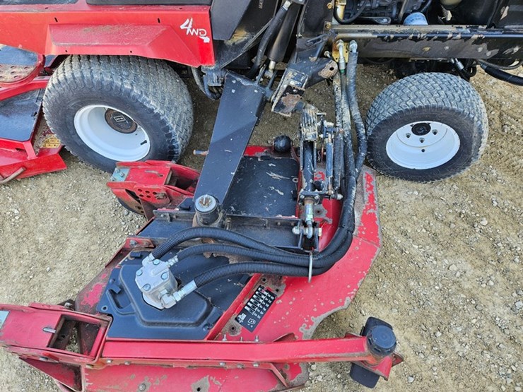 #5030-•-toro-ground-master-4000d-4x4-wide-area-mower-image-11