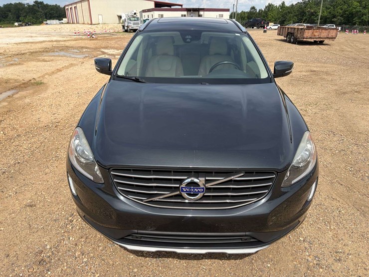 2016-volvo-xc60-image-4