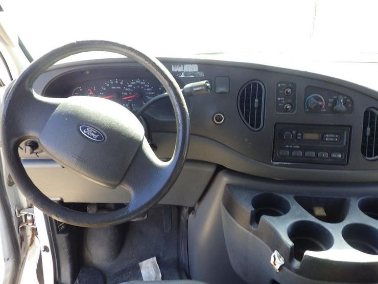 2006-ford-econoline-350-image-8