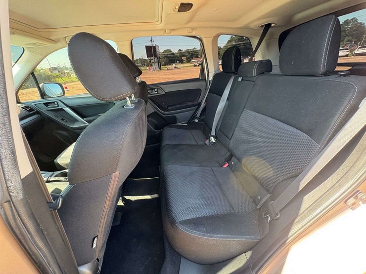 2014-subaru-forester-image-16