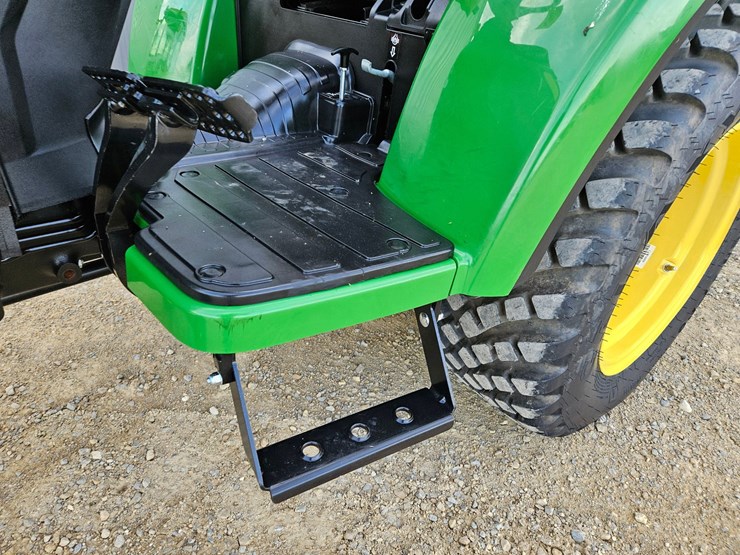 john-deere-2032r-image-15