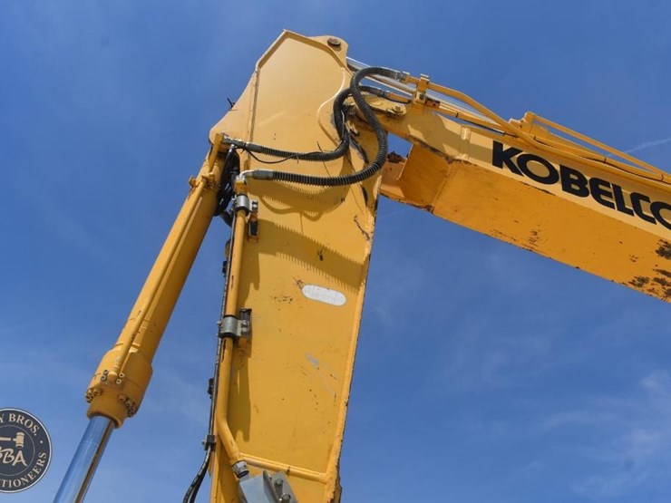 2014-kobelco-sk260sr-lc-3-image-31