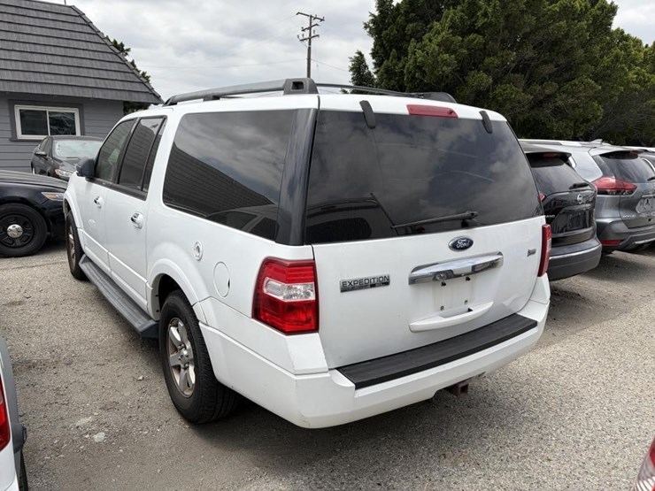 2009-ford-expedition-el-xlt-image-4