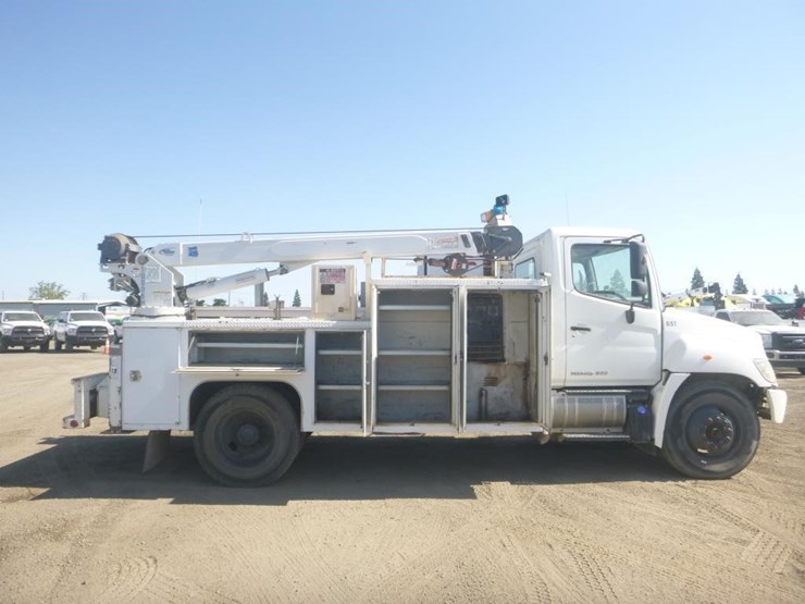 2015-hino-268-image-8