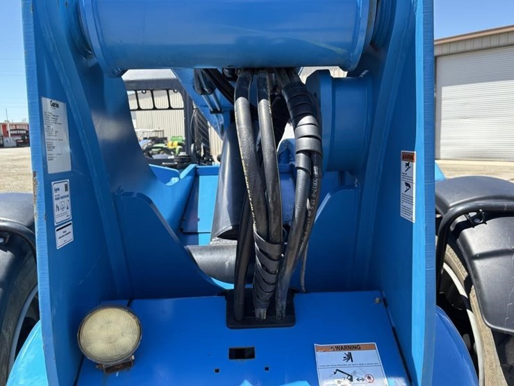 2019-genie-gth844-image-41