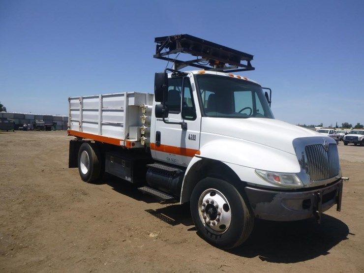 2006-international-durastar-4300-image-3