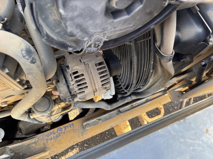 2010-deere-210lj-image-49