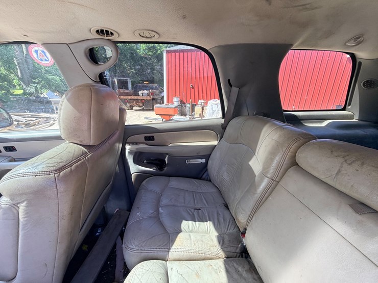 2002-chevrolet-tahoe-image-81