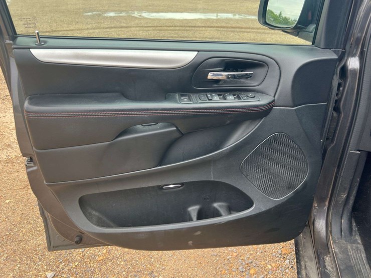 2018-dodge-grand-caravan-gt-image-9