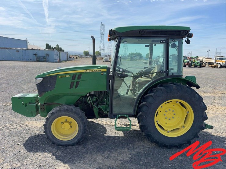 2023-john-deere-5075gn-image-2