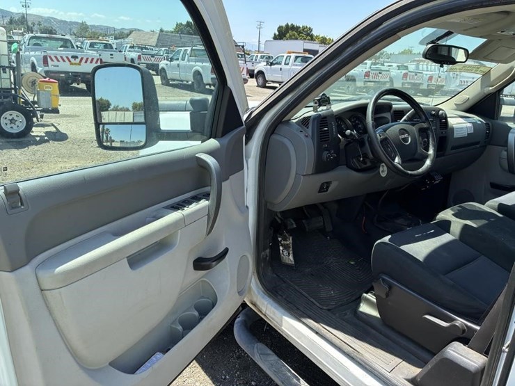 2012-gmc-2500hd-image-12