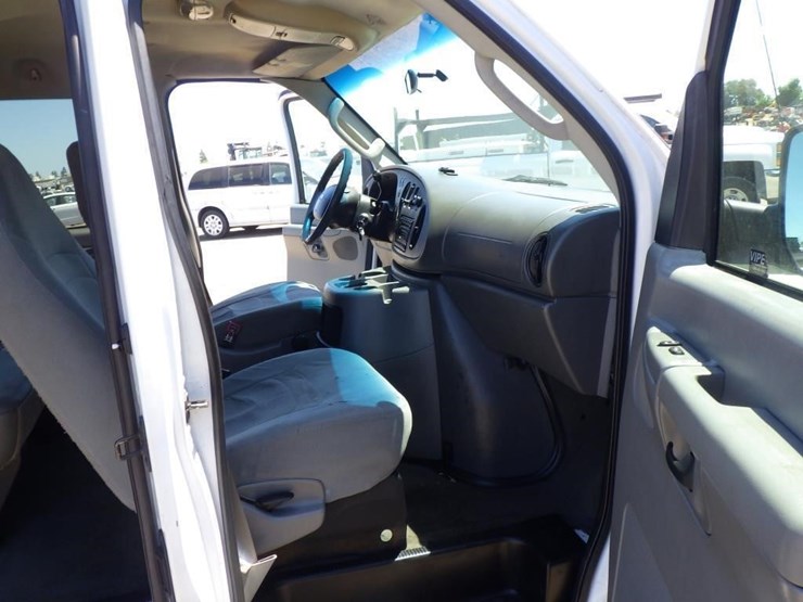 2008-ford-econoline-350-image-6