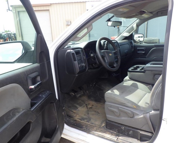 2016-chevrolet-2500-image-5
