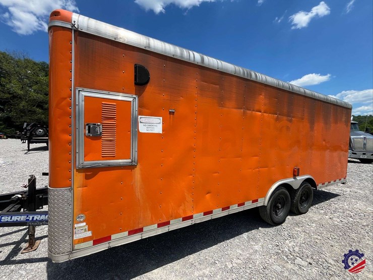 2016-sure-trac-t/a-enclosed-landscaping-tag-trailer-image-19