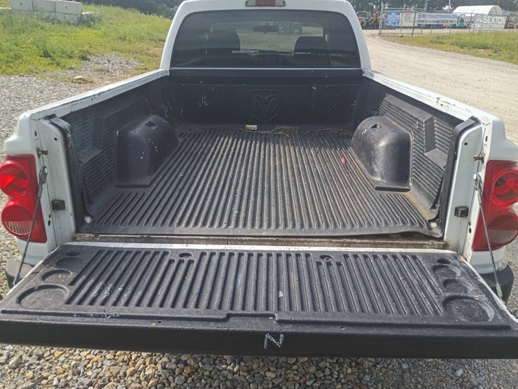2005-dodge-dakota-image-56