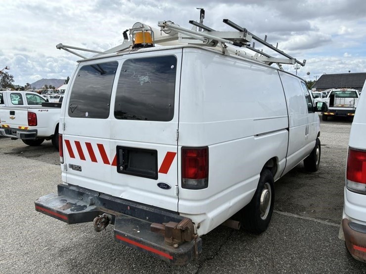 2002-ford-e350-sd-image-3