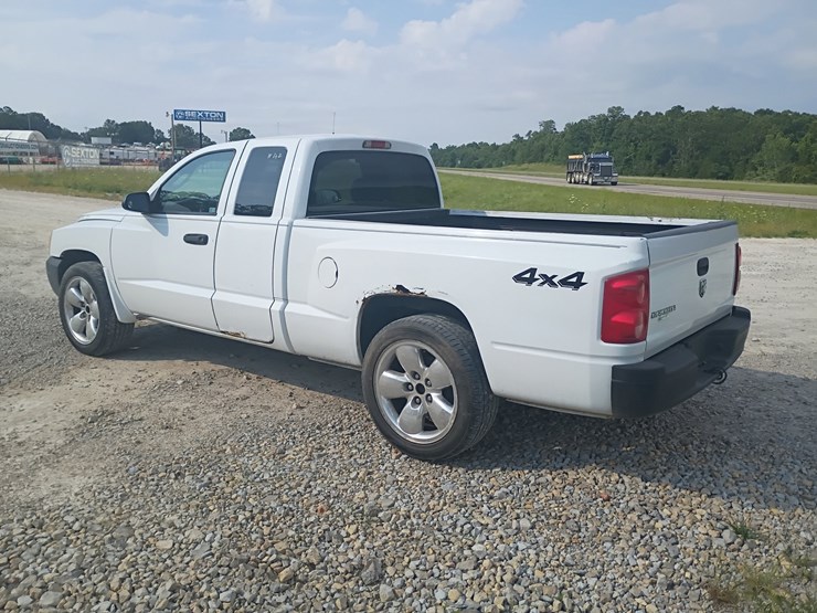 2005-dodge-dakota-image-4