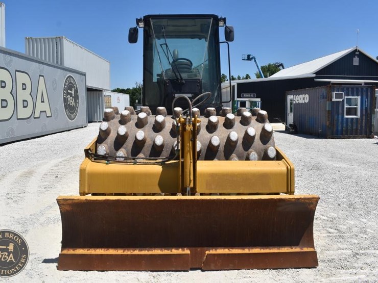 2012-caterpillar-cp56-image-23