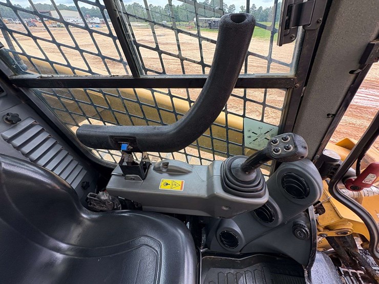 2014-caterpillar-299d-image-12