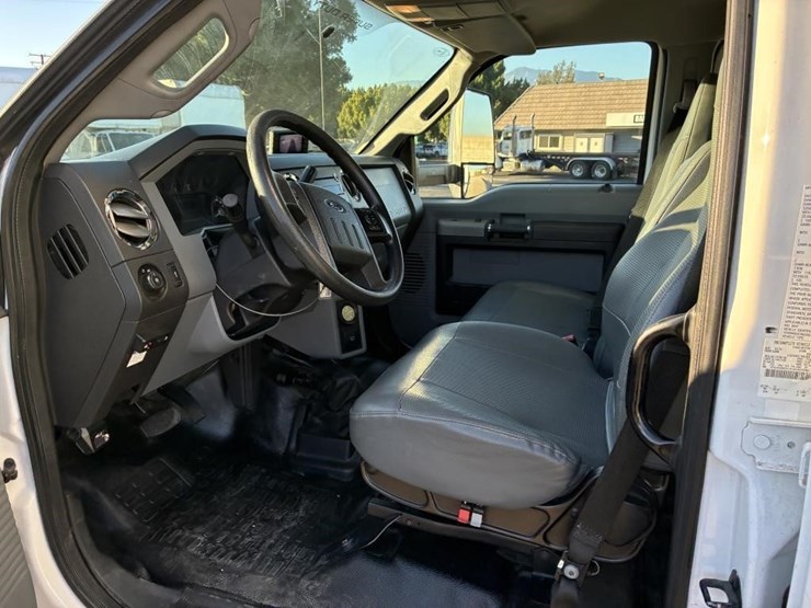 2016-ford-f650-xlt-image-15