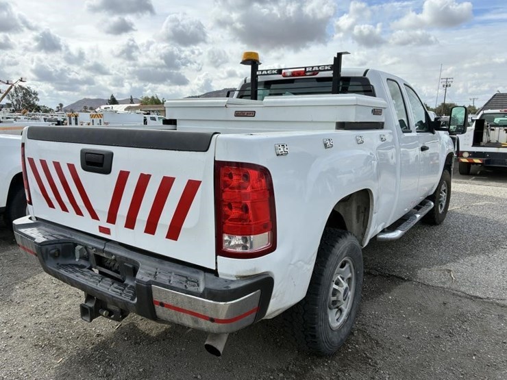 2012-gmc-2500hd-image-3