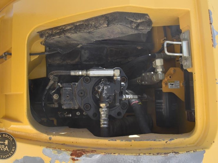 2014-kobelco-sk260sr-lc-3-image-54