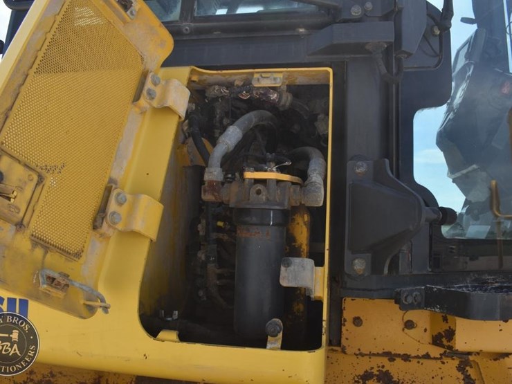 2016-komatsu-d61pxi-24-image-45
