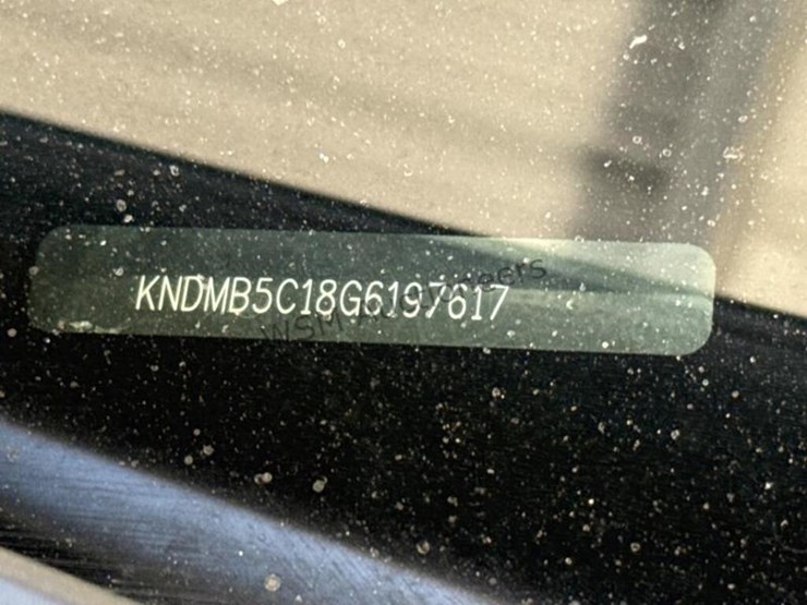 2016-kia-sedona-lx-image-17