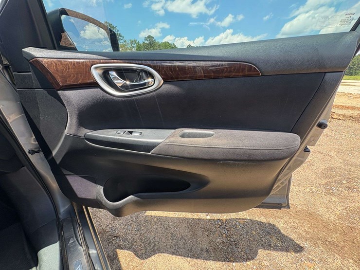 2013-nissan-sentra-4-door-sedan-(163,899-miles)-image-22