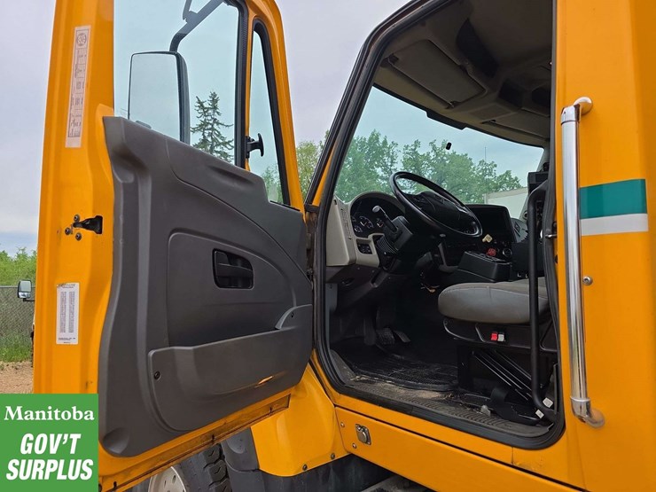 2011-international-workstar-7600-image-17