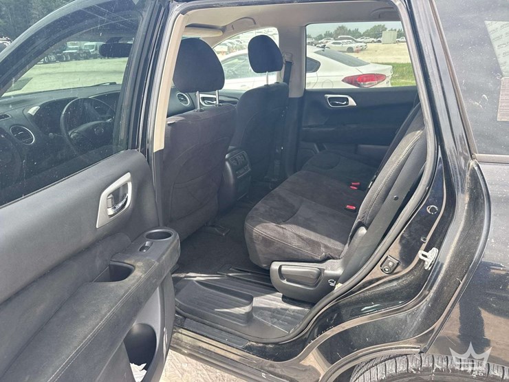 2016-nissan-pathfinder-image-19
