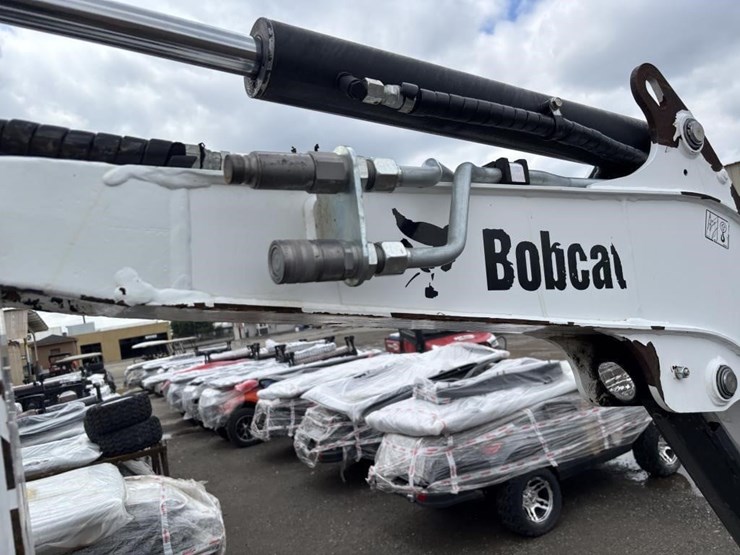 2021-bobcat-e26-image-16
