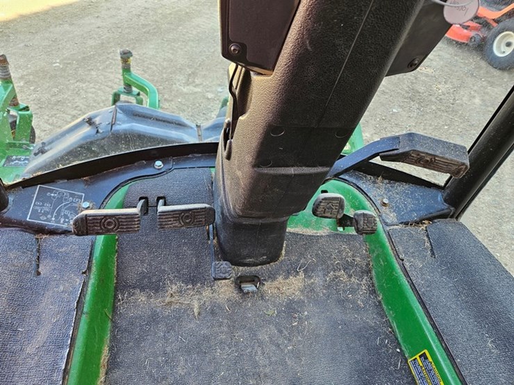 john-deere-1575-image-26