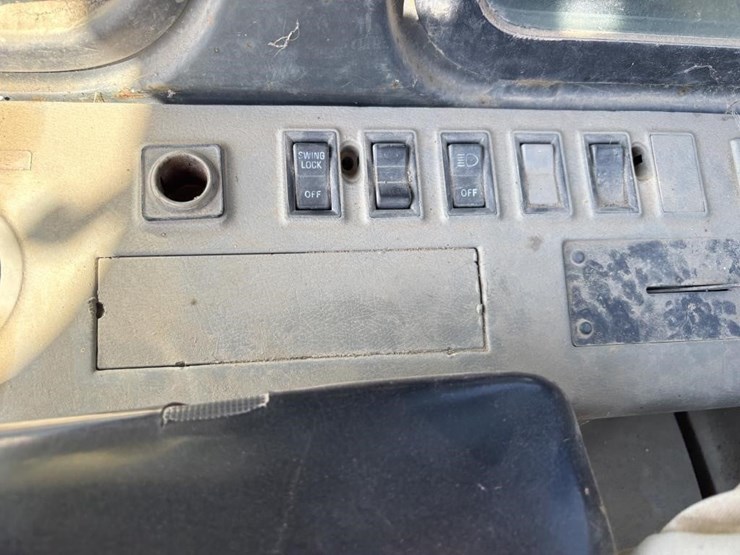 komatsu-pc200-l-image-33