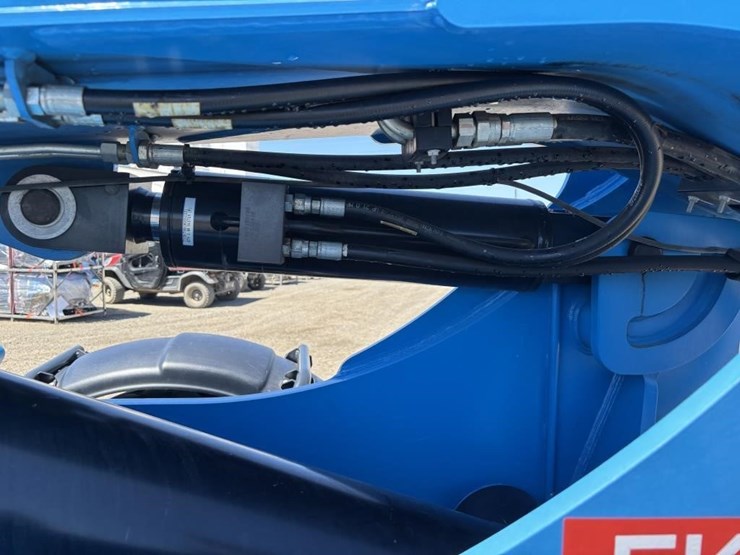 2019-genie-gth844-image-38