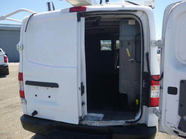 2016-nissan-nv2500-image-8