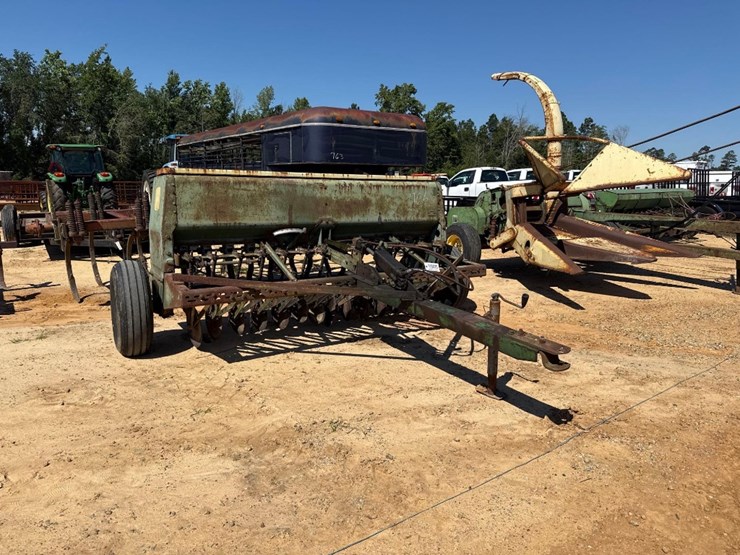 john-deere-8-image-1