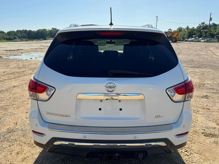 2014-nissan-pathfinder-sl-image-6
