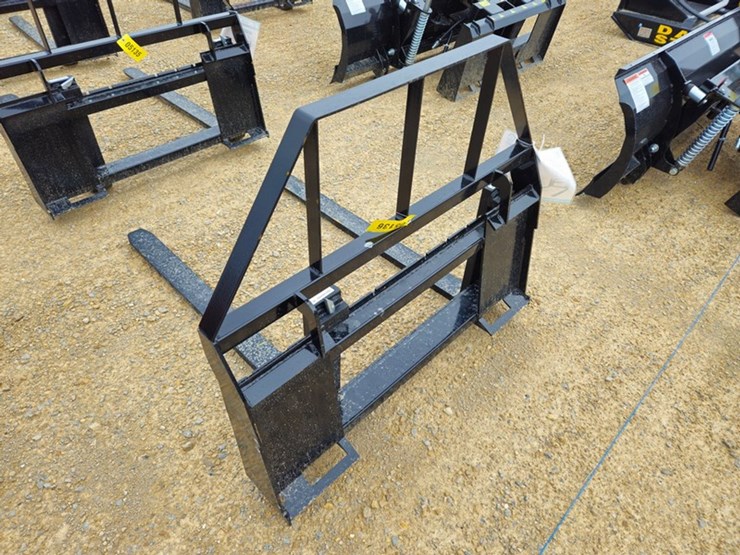 #5136-•-2026-mower-king-sa-48"-pallet-fork-image-3