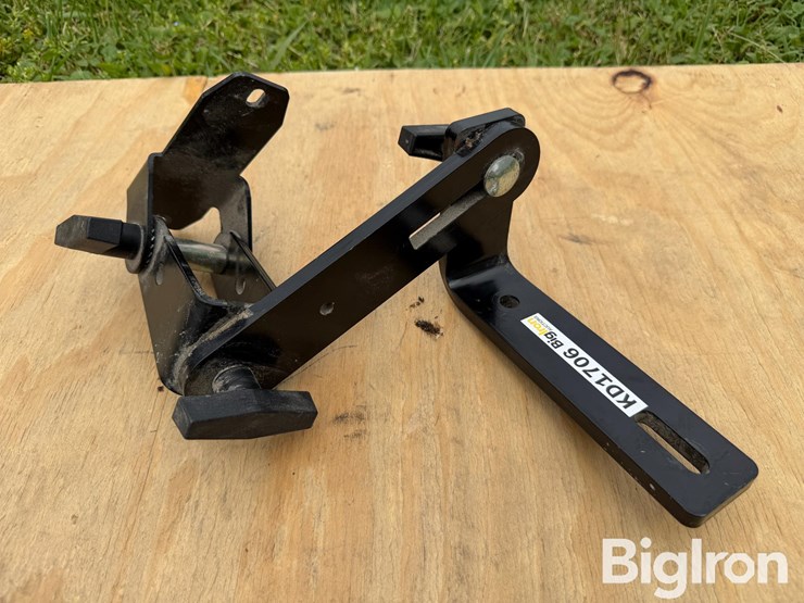 john-deere-display-mounting-bracket-image-2