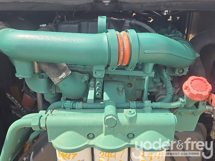 2022-volvo-a25g-image-40
