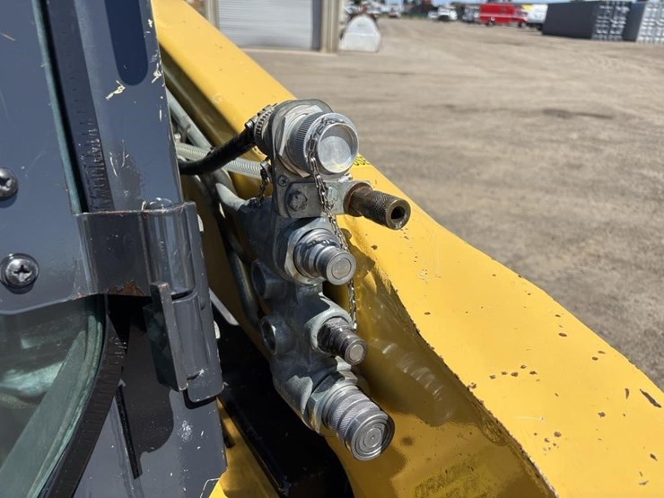 2018-yanmar-s220r-image-15
