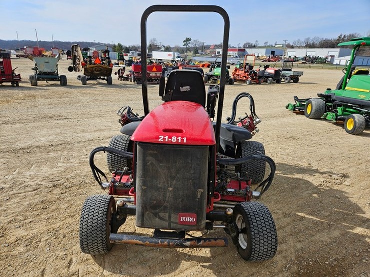 #5038-•-toro-reel-master-5210f-fairway-mower-image-4