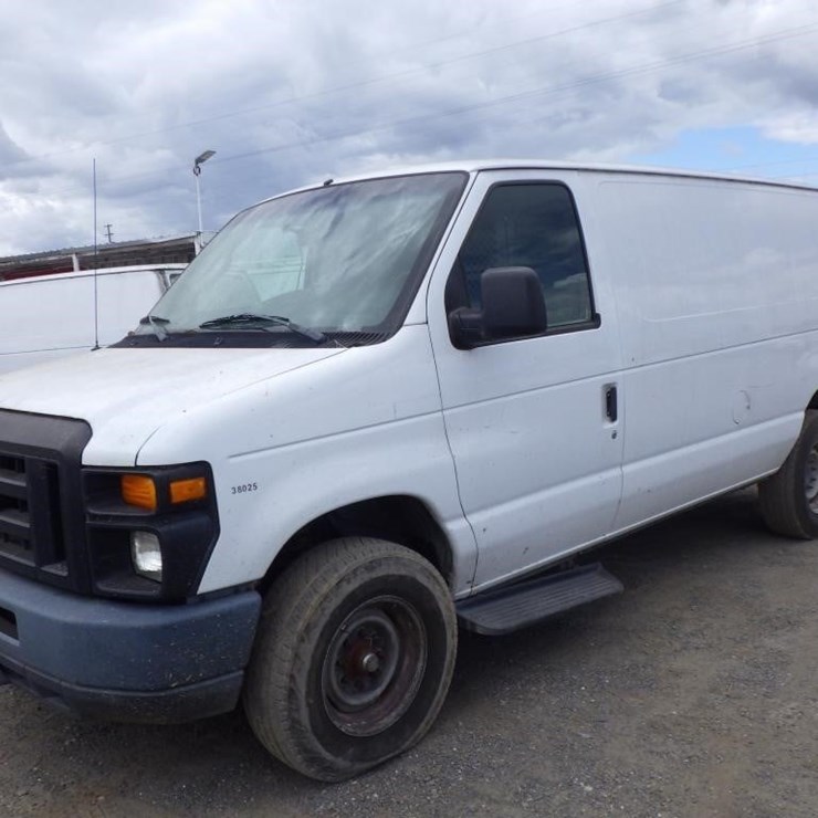 2012 FORD CARGO