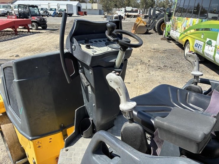 2019-bomag-bw120-image-14