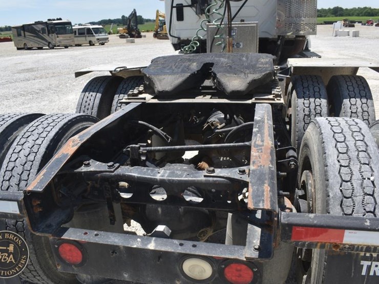 2010-international-prostar-image-17