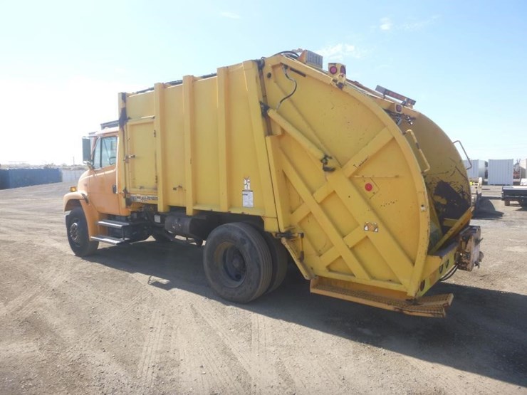 1996-freightliner-fl70-image-4