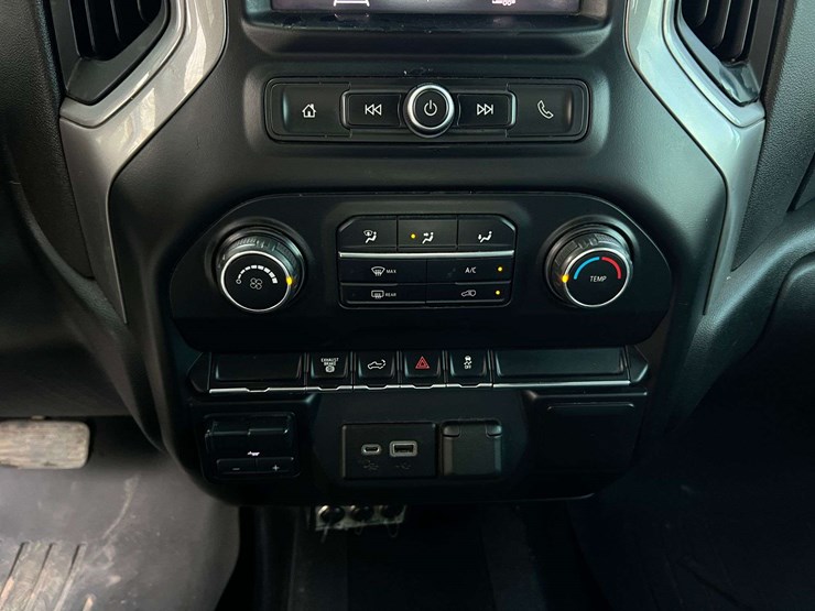 2021-chevrolet-silverado-2500-image-37