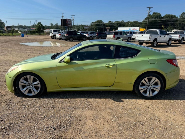 2010-hyundai-genesis-2.0l-turbo-coupe---131,967-miles-image-8